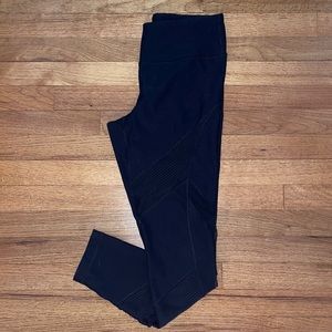 27" Black 90 Degree Legging - Size M (EUC)